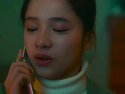 最终,他离世了,她也嫁作人妇,爱情如同雪花飘落在新疆的车站