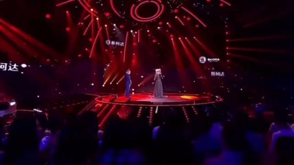 “门前大桥下,游过一群鸭~” 其实那个“数”就暴露了他