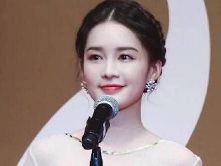 金鹤奖最佳女配角,实至名归,恭喜! 文娱记者报告书 李沁