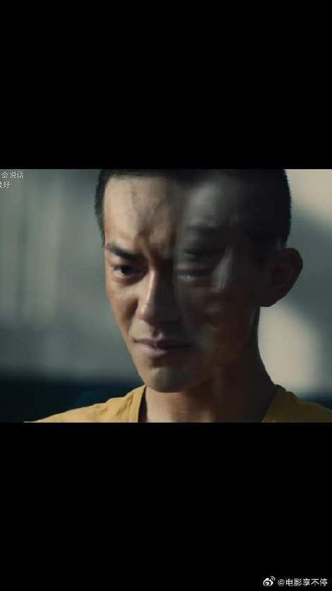 易烊千玺哭戏爆炸场面