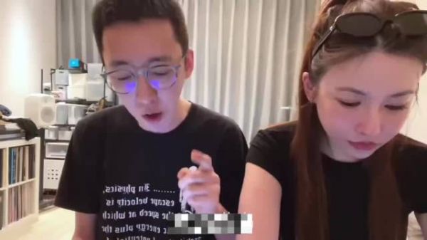 留几手唱歌真的不是在搞笑吗，葛夕还在一边很认真的给他伴奏…