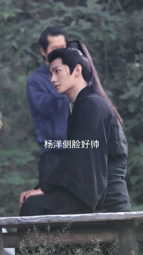 杨洋侧脸也超帅呀!