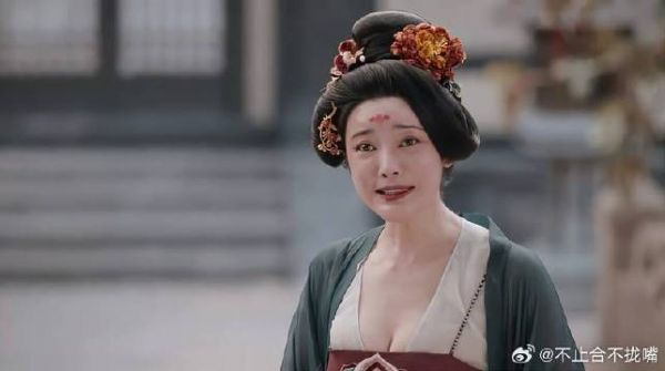 卢凌风查石灰,结果又遇花魁,一听见过丑女人激动了