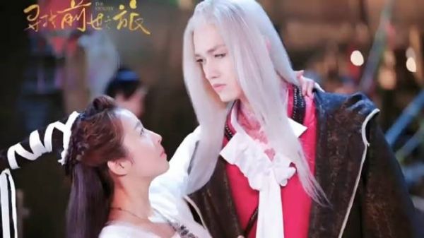穿越女想要作弄吸血鬼差点被咬,王后为留住纣王竟不惜夺取脸皮