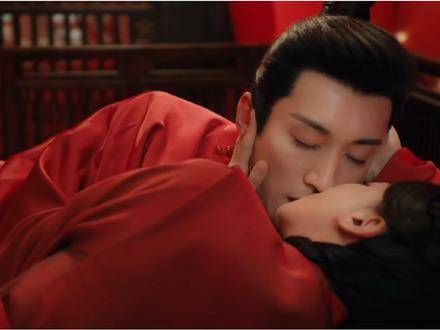春花焰的吻戏，这里就是春花焰的大结局，后面不必再看