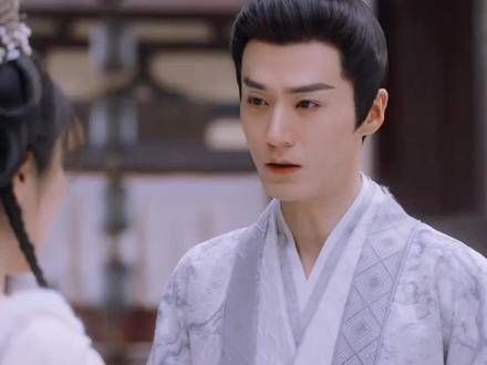 来罗织将陆垂垂打晕，强硬地抱着她，执意要与她在一起