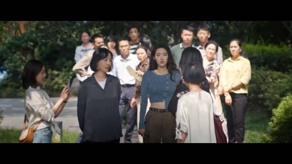 在新剧《好团圆》里,不仅能被姐姐们宠爱,也能反过来护着姐姐不被欺负…