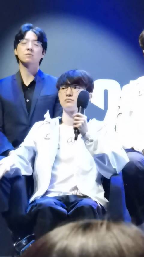 Faker:和年轻选手一起,让我也进步很多,很感谢他们,最重要的是不断进取