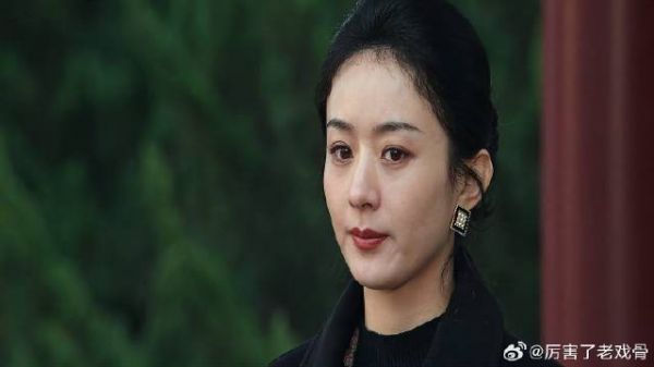 公司即将面临破产 半夏看着一群老员工,忍不住快哭了