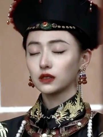 胡连馨什么时候演部清宫戏,真的很适合这类造型