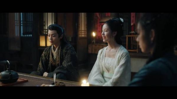 明牌卧底裴思婧似乎有难言之隐，这背后的故事肯定不简单…