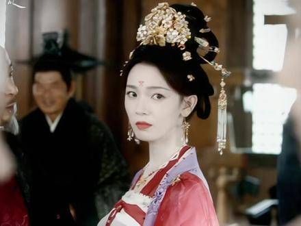 我可以担任太子师,也能成为首位女祭酒,自然也能胜任女王爵