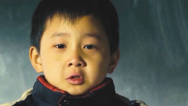 天真年纪的他们正需要父母爱的陪伴!小学看完哭了,现在大学还是忍不住眼泪!