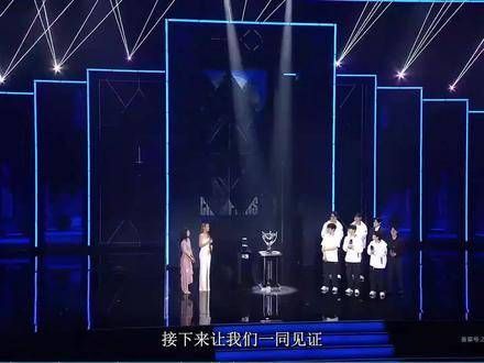 恭喜Faker荣获FMVP!上一次还是在2016年,他终于再次证明了自己!