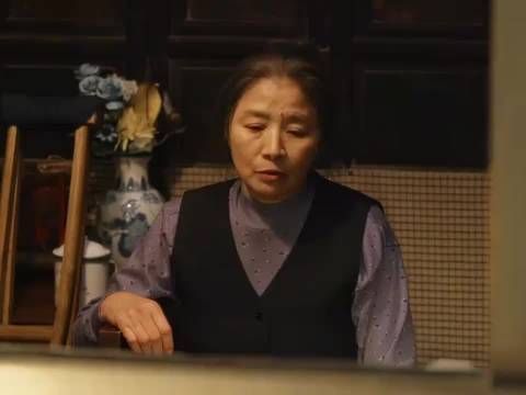 无赖婆婆不断打扰孩子生活,孙女见招拆招迅速扭转局面