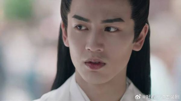 大强被祟气重伤,哪料小兰花一番话,长珩秒懂凶手是荣昊