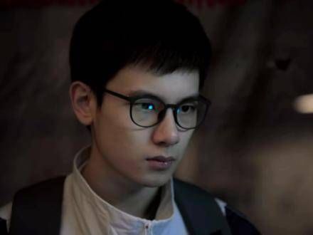 胡先煦非常适合演反派,周博文真的有点像逐渐学会用笑容来掩饰自己的坏…