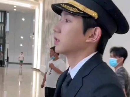 哈哈哈哈哈哈哈,这个“机龄”可不是那个“机灵”,高远你这是偷换概念啊…