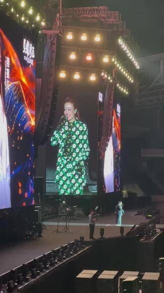 演唱会上失声,向粉丝致歉,心灰意冷一次便已足够 那段青葱岁月啊! 容祖儿