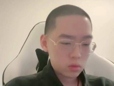 依纯助阵弹壳演绎的《Whats my life》主歌部分hook,直接燃爆全场 单依纯