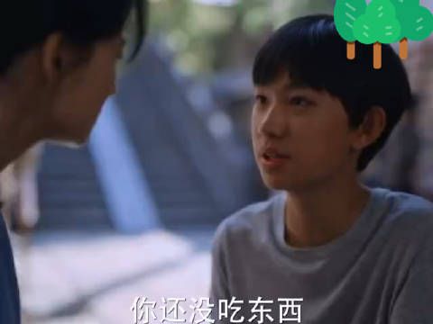 电视剧小巷人家:鹏飞真的懂事得让人心疼,哭着去给妈妈买早饭!