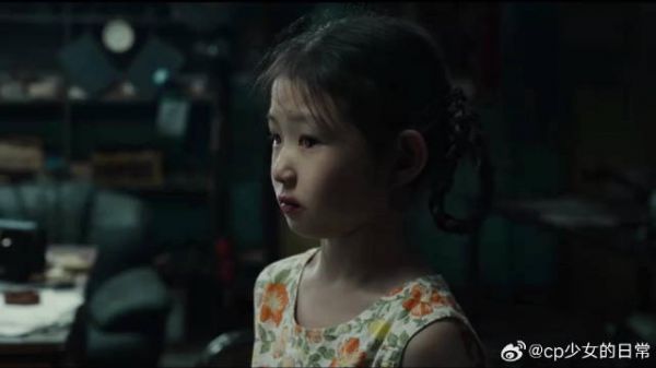 小女孩才艺表演,叔叔奖励水萝卜吃,这不都是水果吗