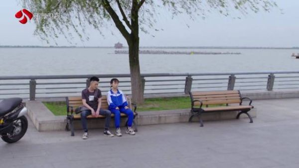 莫小虎向悦悦@钟宝儿微博 敞开心扉,他说自己很羡慕悦悦有父母管着
