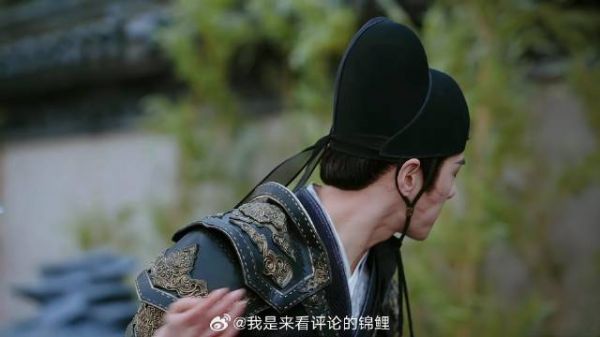于十三想和媚娘聊天 不料却赏了巴掌,下秒被兄弟嘲笑