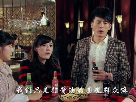 最有默契的一对公寓情侣,连他们的刘海都是对称的, 爱情