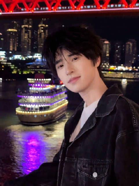 介么帅的嘛椰子味 cr.@LGDyzz猪猪 dy