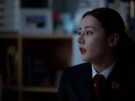啊啊啊！谁能懂啊！安旎的铁树竟然开花了，何队还是笑得那么廉价哈哈哈哈！