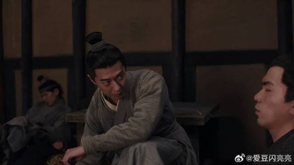 千金小姐半夜上厕所，竟现场看抹脖子，魂都吓飞
