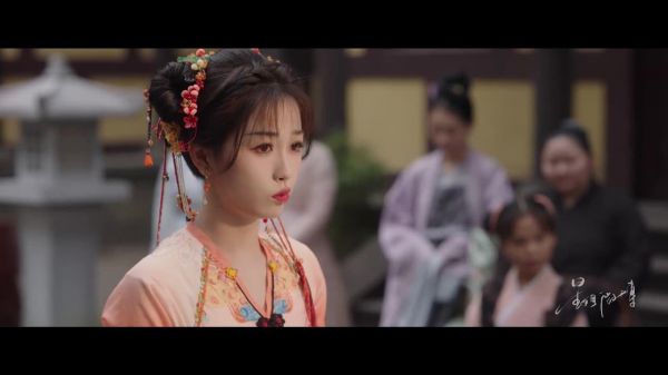 虞书欣永夜星河 凌妙妙“一秒滑跪”梦回小兰花了 大胆刁民，竟敢冲撞殿下！