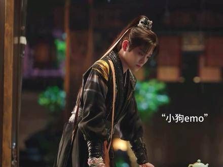 还笑得如此迷人,谁能不喜欢她呢?