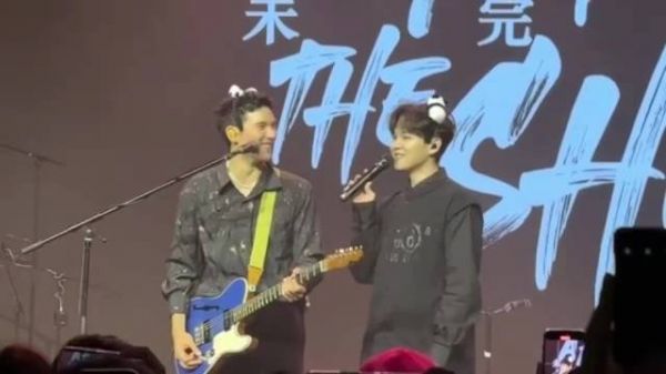 我也感受到伍佰老师的快乐了!小岳演出顺利!尤长靖二巡快来!