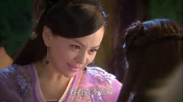 母后派彩雀保护美女，之后公主恢复女装，美若天仙