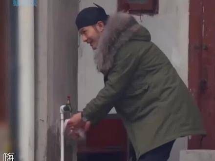 黄晓明返乡遇见初恋,坦言她是心中最渴望相见之人