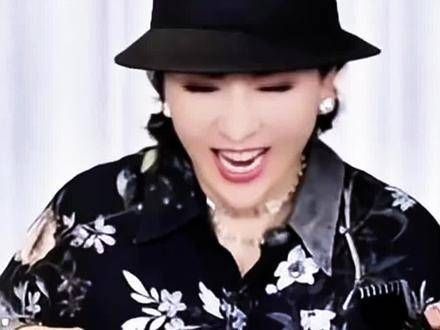 向太打算为向佐修剪短发,帮助粉丝实现愿望,真是太宠爱粉丝了!