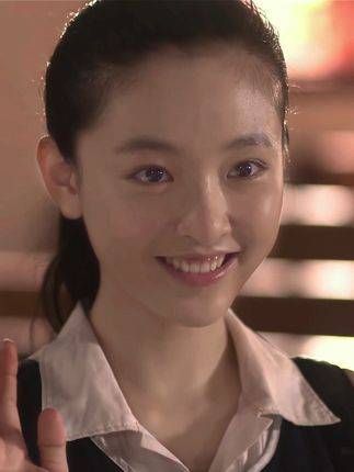 在 何以笙箫默 中扮演的 赵默笙,真是灵气逼人~ 吴倩