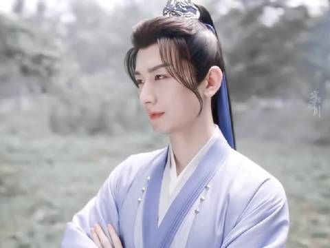 试问谁不会被少年唐周的魅力所吸引呢? 成毅