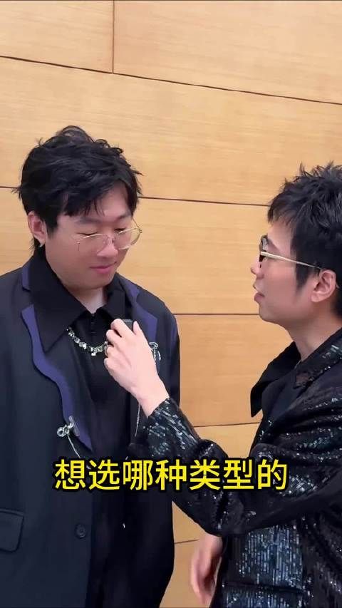 米勒和Ning玩城墙梗：英雄联盟有城墙这个选手吗 cr. 解说米勒dy
