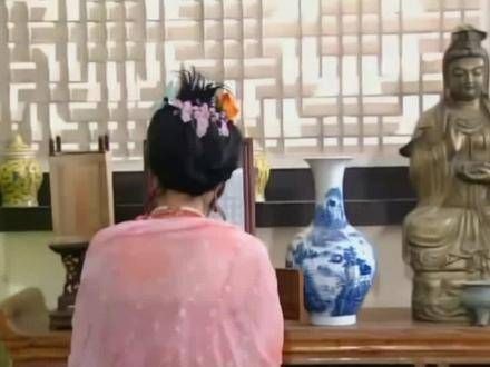 瞬间想到了化完妆的我，哈哈哈哈哈