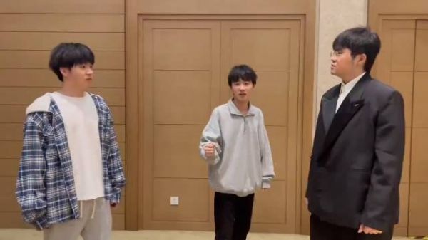 Ming:攻击他最薄弱的地方! Letme:你不过是个替补而已 cr.ssenming dy