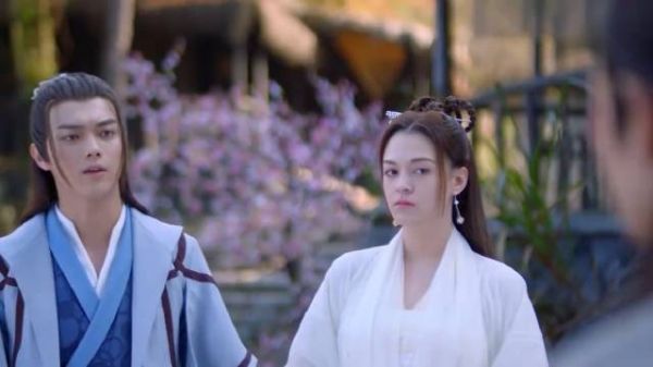 师父果然是用来坑的,堂堂灵剑派长老竟要上台表演