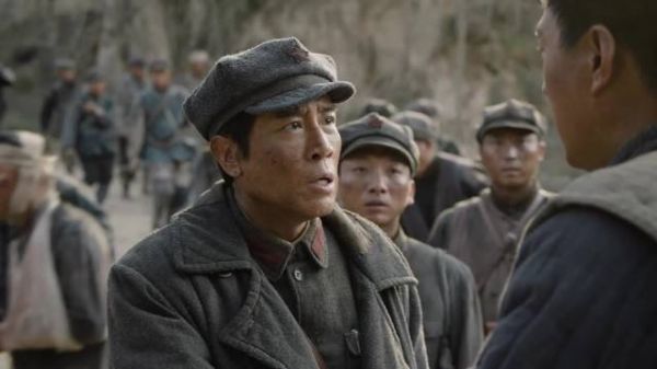 老刘见家心不舍,山坡送别意更深,西北岁月