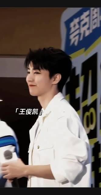 “能够穿越暴雨的,从来都不是那把伞”