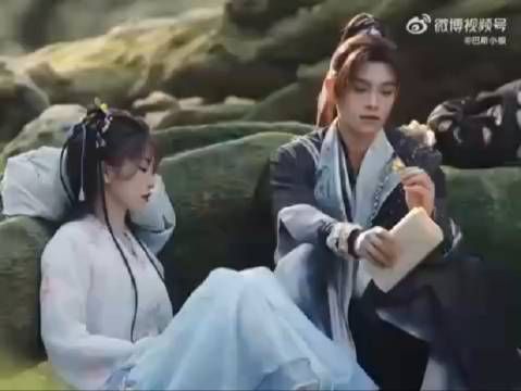 谁能拒绝慕声的盯妻眼神,这已经开始嗜睡的妙妙,在旁边盯妻的慕声…