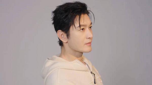 近期，狗仔爆料称黄晓明的女友叶珂已怀孕，但双方未能就此达成一致…