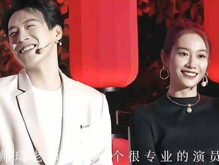 他俩的互动真是自然得不行啊 卿卿日常老五夫妇合体舞