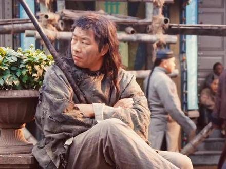 官方吐槽最致命！大内侍卫街头布防全是卧龙凤雏！